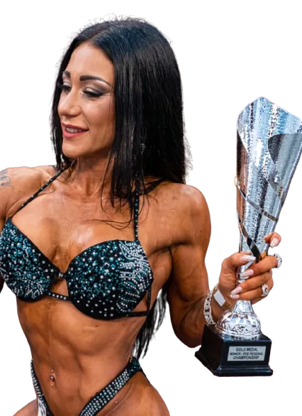 Giada Gialluca, atleta IFBB, con la coppa di vittoria