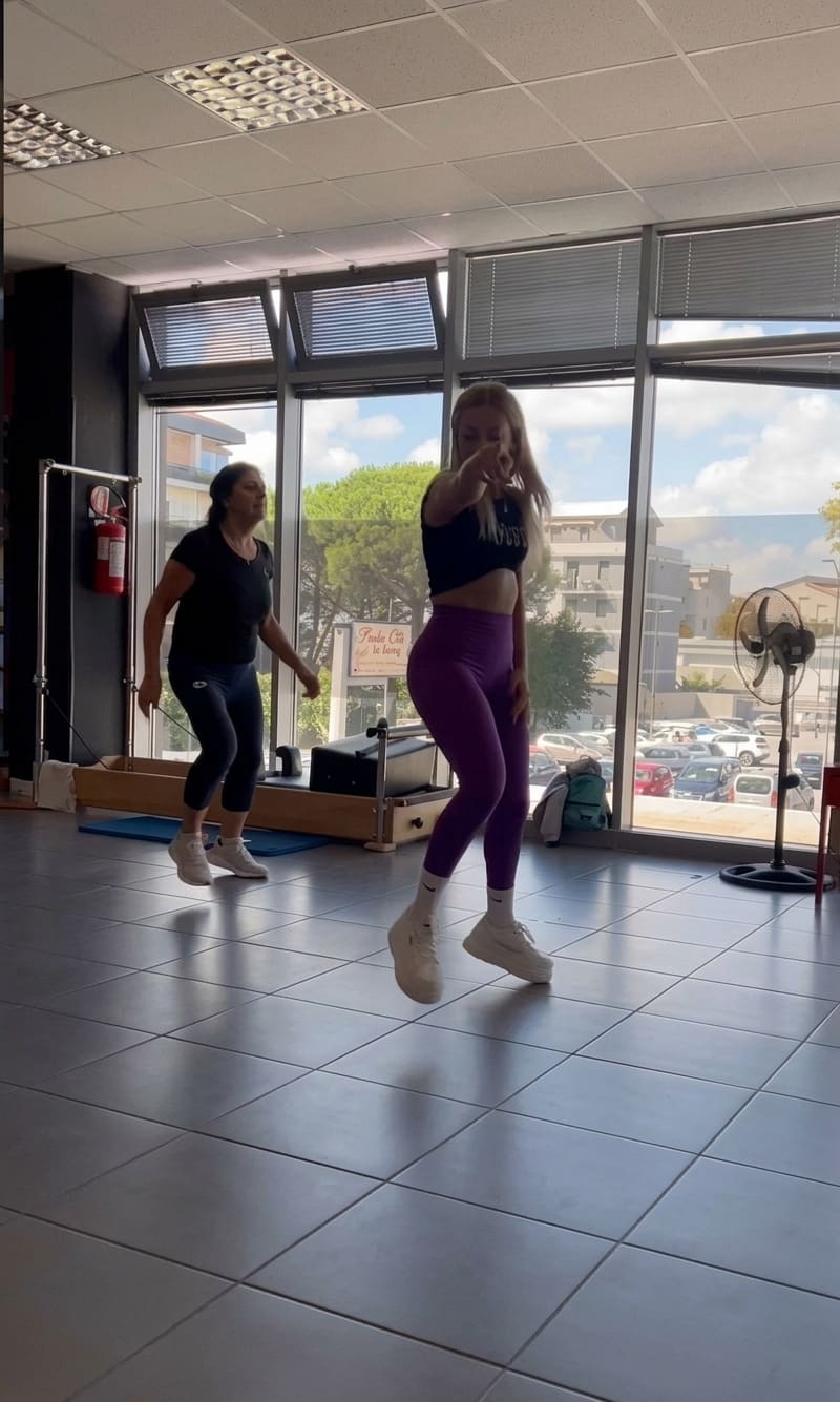Corso di ballo cardio con l'istruttrice Francesca