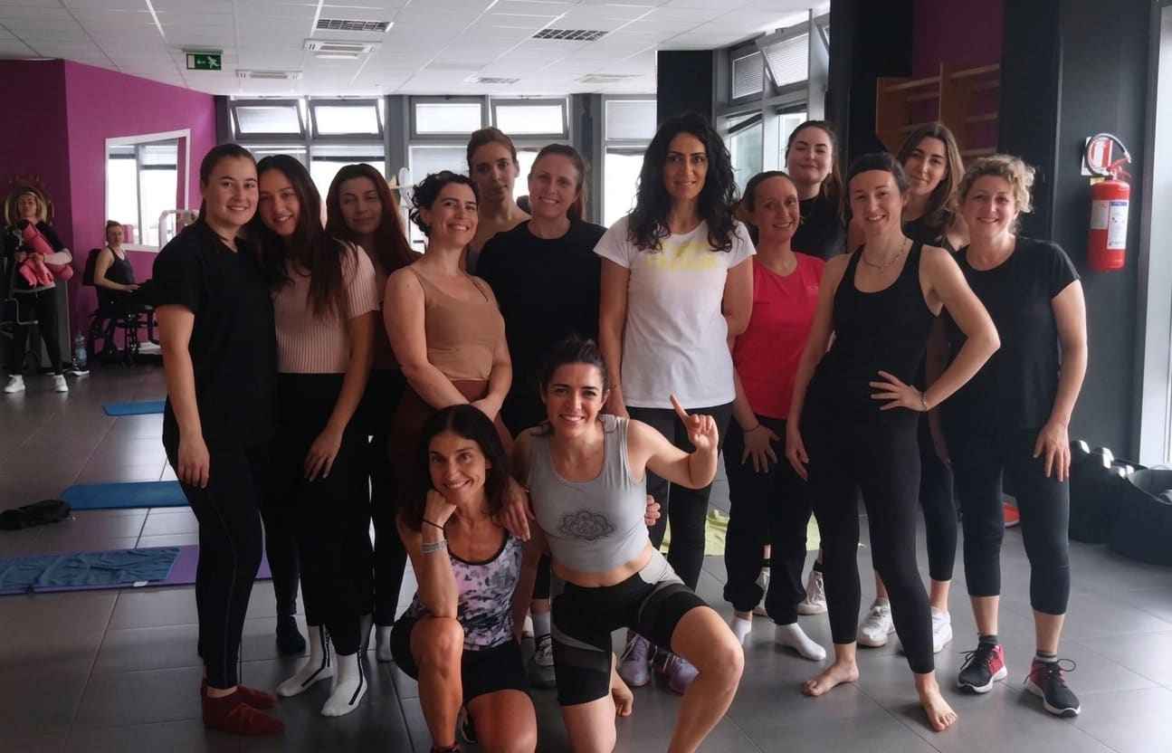 Socie a fine lezione di yoga da Frida Fitness